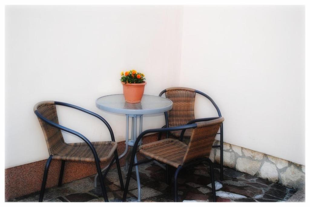Apartman Alma *
