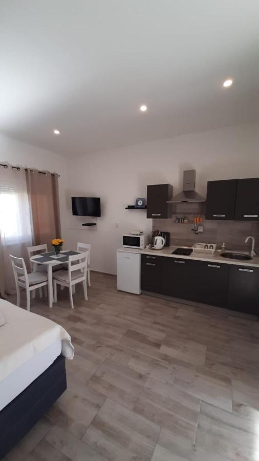 Alma Apartment *